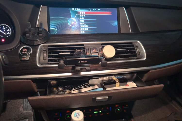 Used BMW 5 Series GT 2014 528i Luxury Edition Audio And AC Panel