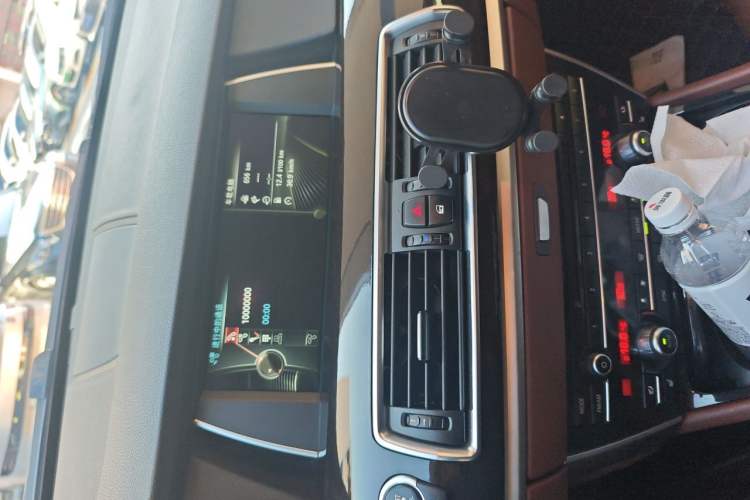 Used BMW 5 Series GT 2014 535i Leading Model Audio And AC Panel