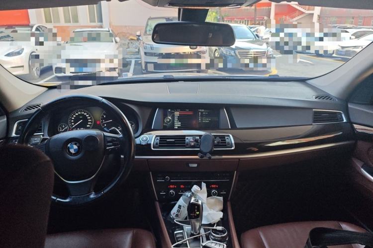 Used BMW 5 Series GT 2014 535i Leading Model Center Console
