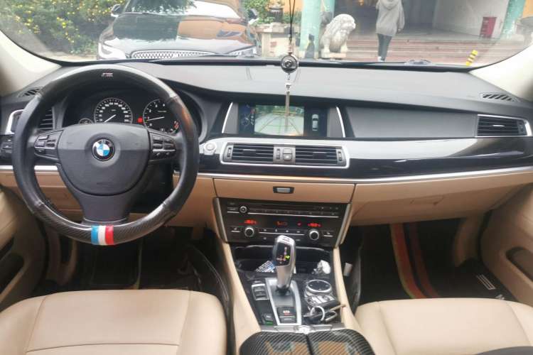 Used BMW 5 Series GT 2014 528i Leading Model Center Console