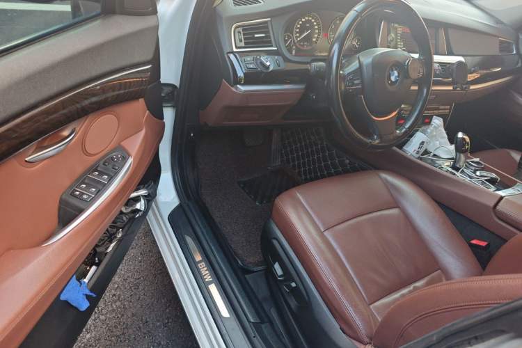 Used BMW 5 Series GT 2014 535i Leading Model Driver Seat