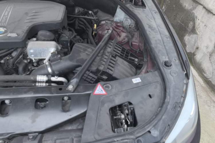 Used BMW 5 Series GT 2014 528i Leading Model Engine Bay Left