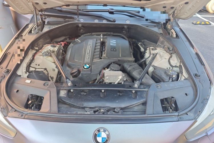 Used BMW 5 Series GT 2014 535i Leading Model Engine Bay