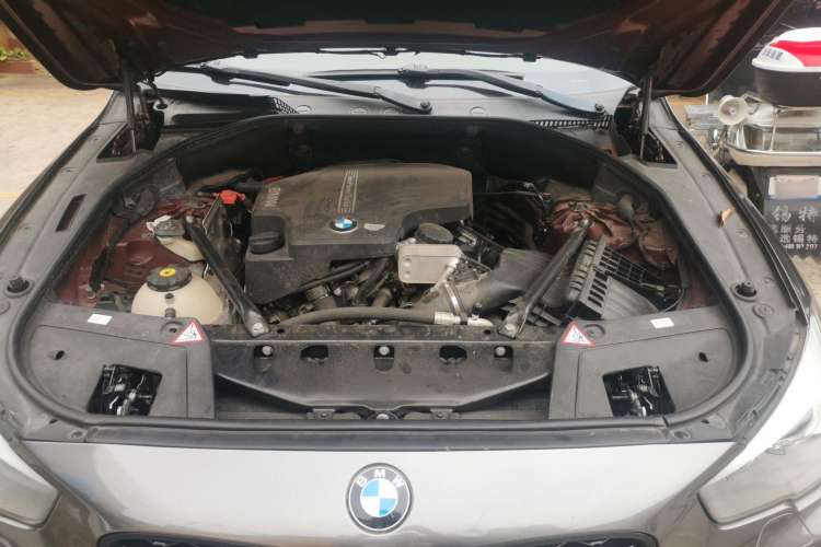 Used BMW 5 Series GT 2014 528i Leading Model Engine Bay