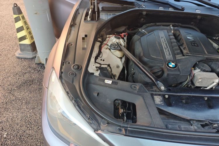 Used BMW 5 Series GT 2014 535i Leading Model Engine Bay Right