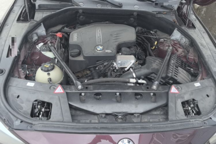 Used BMW 5 Series GT 2014 528i Leading Model Engine Bay