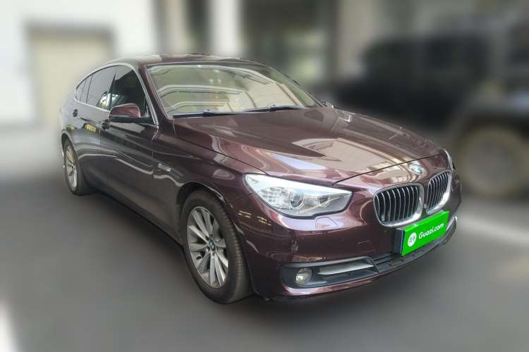 Used BMW 5 Series GT 2014 528i Leading Model Front Right 45 Deg