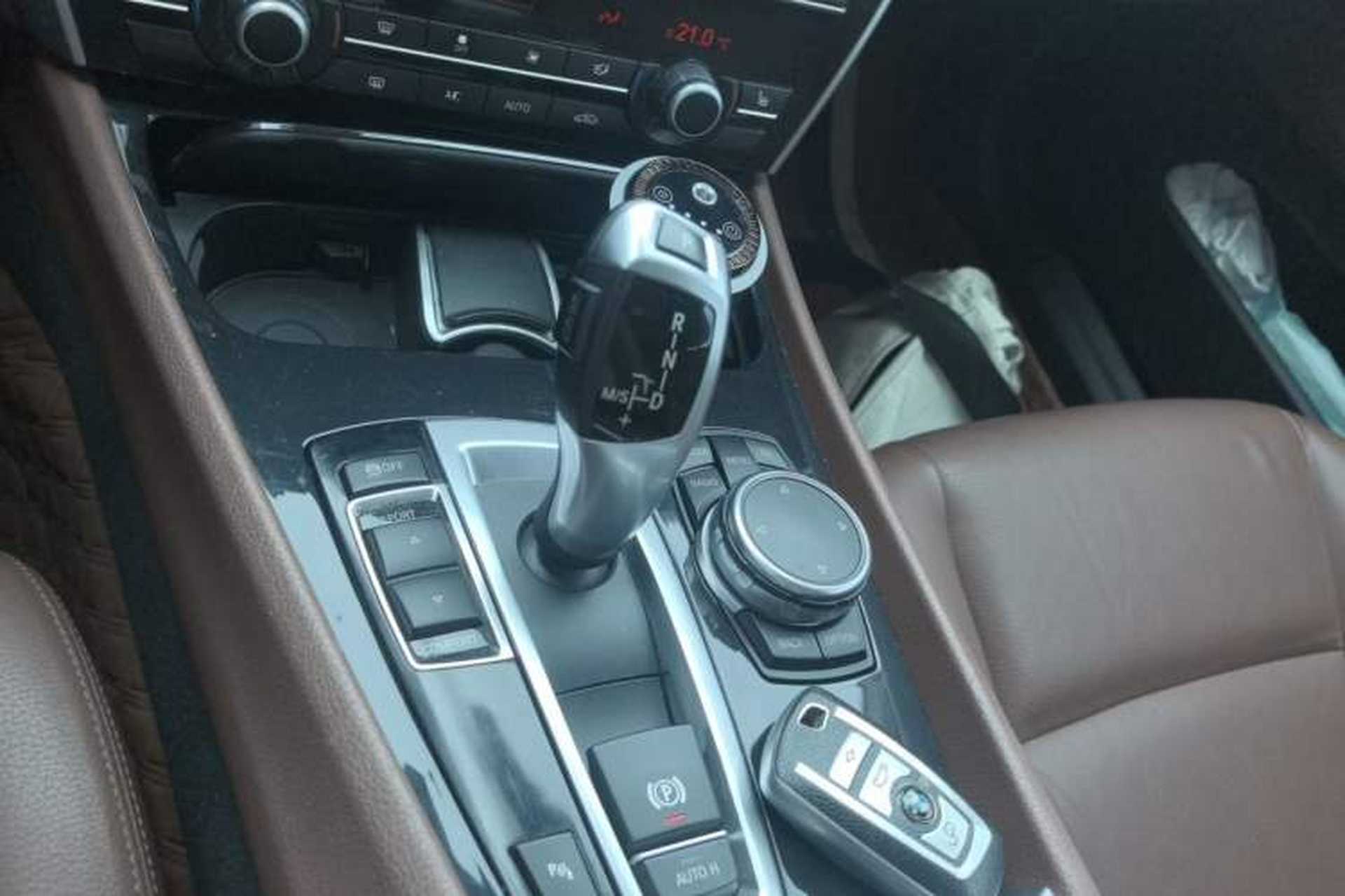 Used BMW 5 Series GT 2014 528i Leading Model Gear Lever