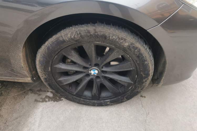 Used BMW 5 Series GT 2014 528i Leading Model Right Front Wheel Hub
