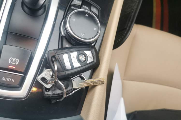 Used BMW 5 Series GT 2014 528i Leading Model Vehicle Key
