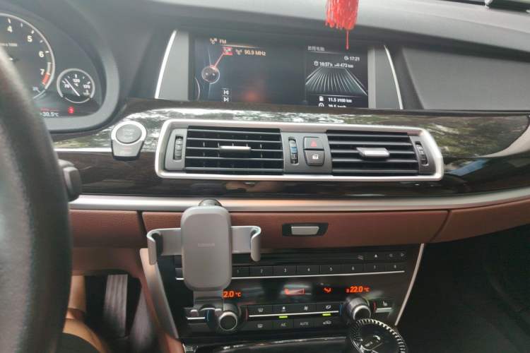 Used BMW 5 Series GT 2014 528i Leading Model Audio And AC Panel