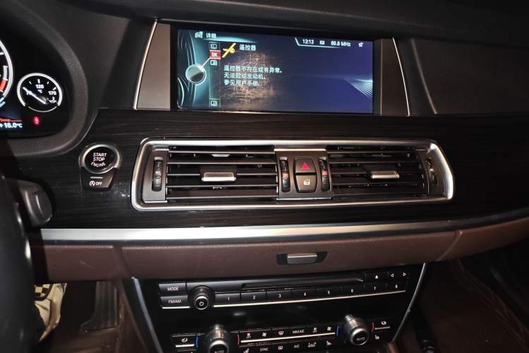Used BMW 5 Series GT 2014 528i Luxury Edition Audio And AC Panel