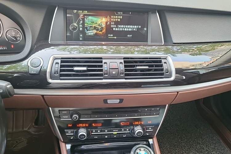 Used BMW 5 Series GT 2014 535i Leading Model Audio And AC Panel