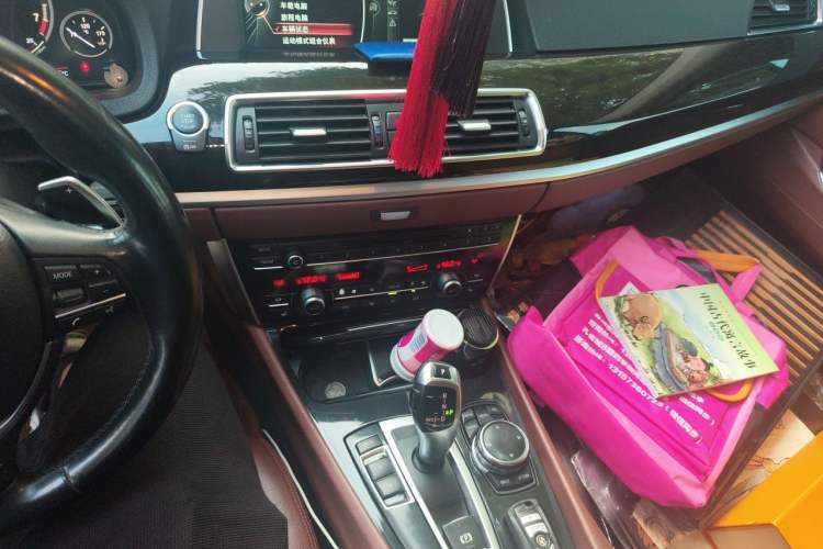 Used BMW 5 Series GT 2014 535i Leading Model Audio And AC Panel