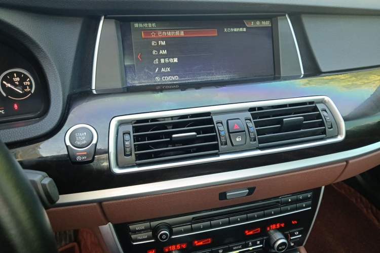 Used BMW 5 Series GT 2014 535i Leading Model Audio And AC Panel