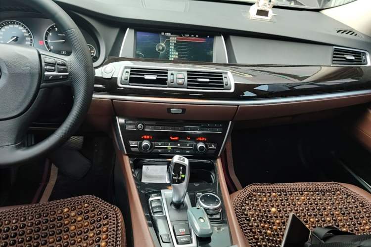 Used BMW 5 Series GT 2014 528i Leading Model Audio And AC Panel