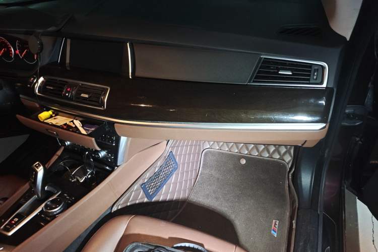 Used BMW 5 Series GT 2014 535i Leading Model Audio And AC Panel