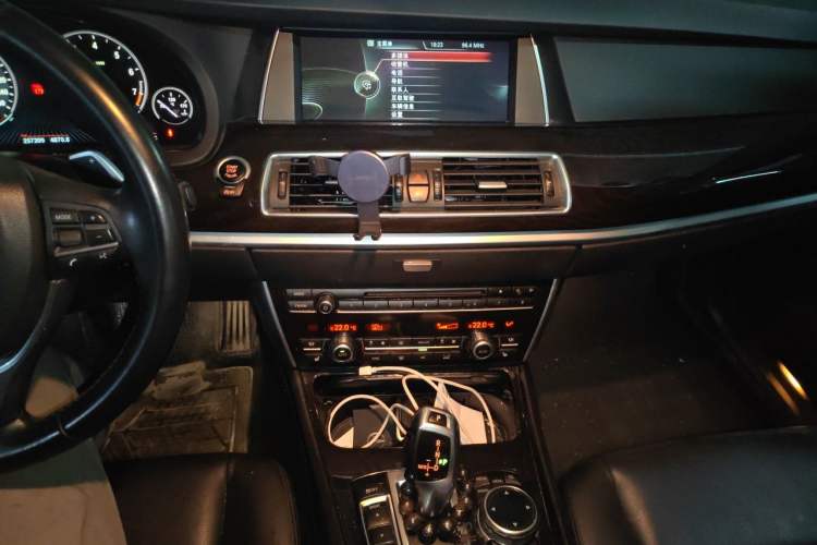 Used BMW 5 Series GT 2014 535i Leading Model Audio And AC Panel