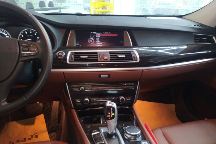 Used BMW 5 Series GT 2014 528i Leading Model Audio And AC Panel