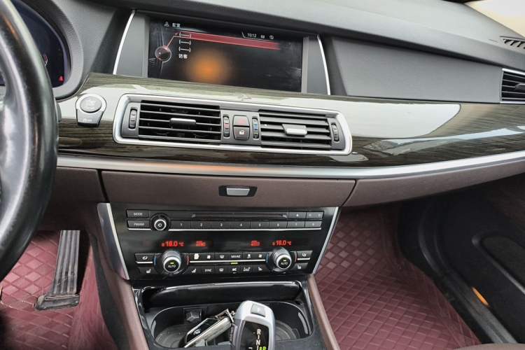 Used BMW 5 Series GT 2014 528i Luxury Edition Audio And AC Panel