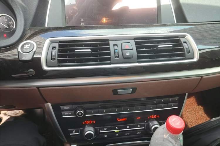 Used BMW 5 Series GT 2014 528i Leading Model Audio And AC Panel