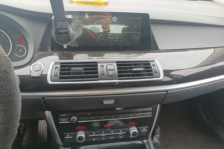 Used BMW 5 Series GT 2014 528i Leading Model Audio And AC Panel