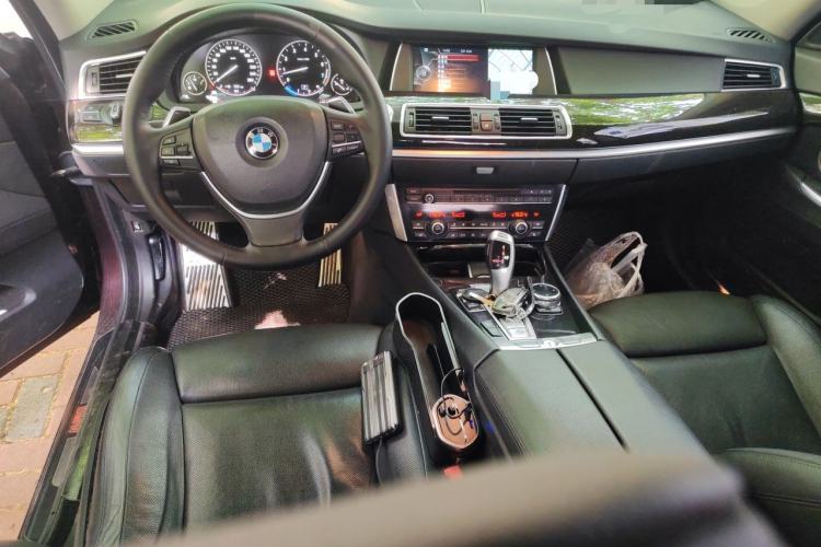 Used BMW 5 Series GT 2014 535i xDrive Center Console