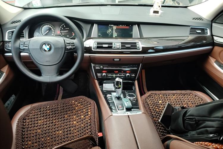 Used BMW 5 Series GT 2014 528i Leading Model Center Console