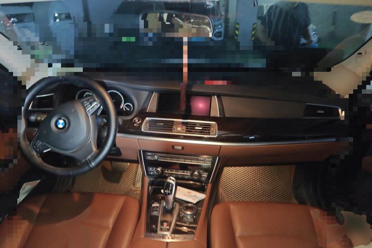 Used BMW 5 Series GT 2014 535i Leading Model Center Console