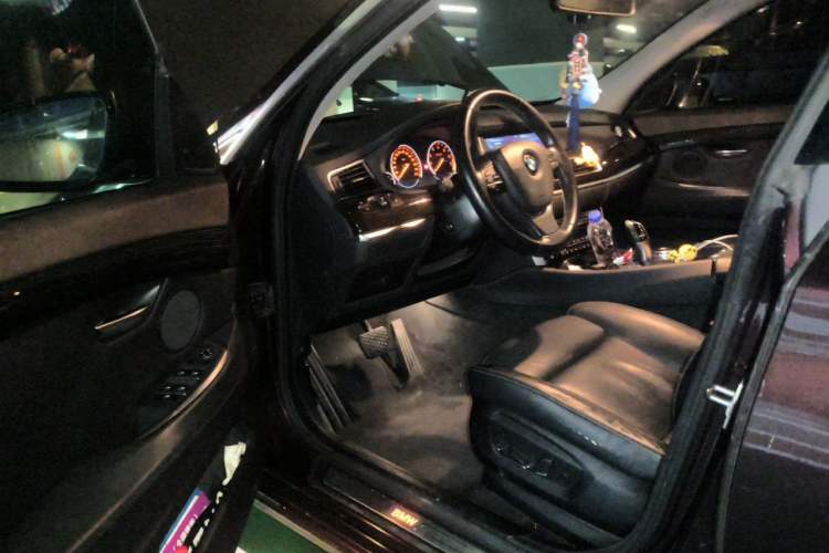 Used BMW 5 Series GT 2014 528i Luxury Edition Driver Seat