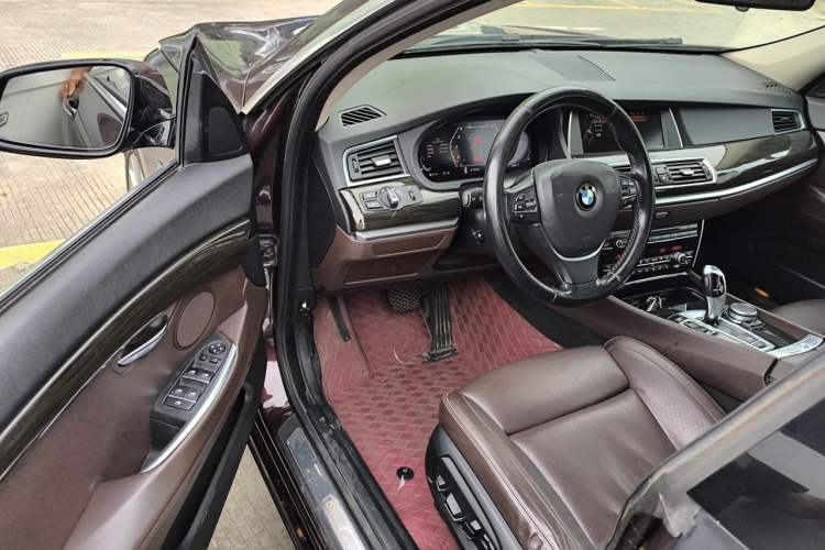 Used BMW 5 Series GT 2014 528i Luxury Edition Driver Seat