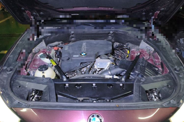 Used BMW 5 Series GT 2014 528i Luxury Edition Engine Bay
