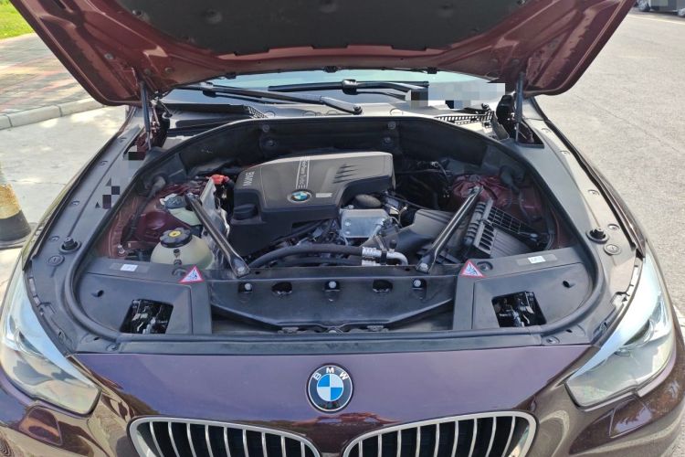 Used BMW 5 Series GT 2014 528i Leading Model Engine Bay