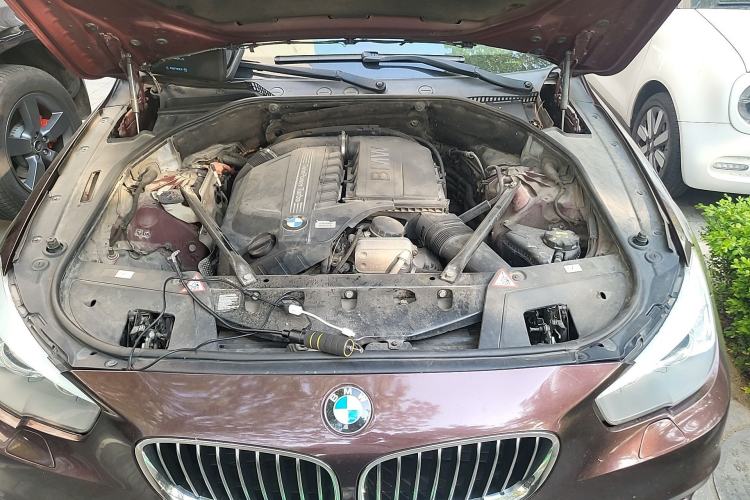 Used BMW 5 Series GT 2014 535i Leading Model Engine Bay