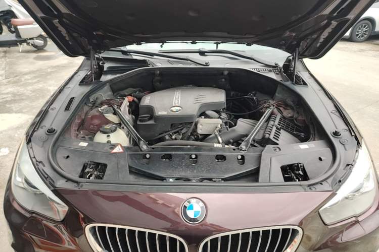 Used BMW 5 Series GT 2014 528i Leading Model Engine Bay