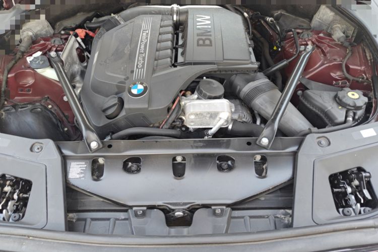 Used BMW 5 Series GT 2014 535i Leading Model Engine Bay