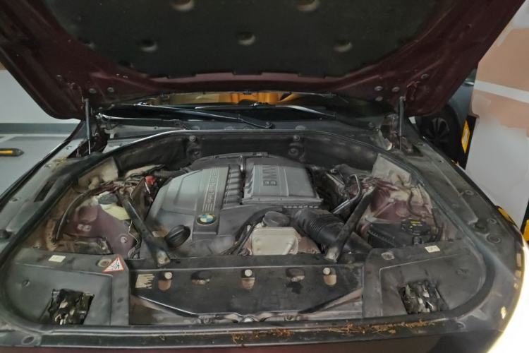Used BMW 5 Series GT 2014 535i Leading Model Engine Bay