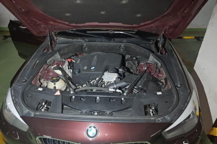 Used BMW 5 Series GT 2014 528i Leading Model Engine Bay