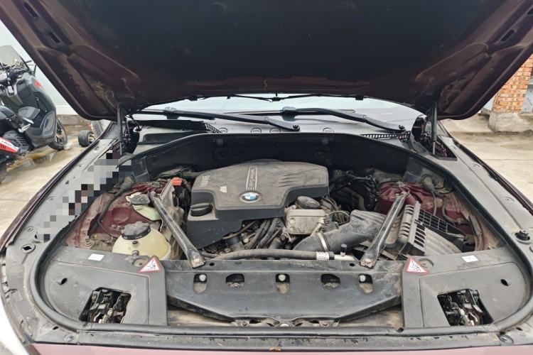 Used BMW 5 Series GT 2014 528i Leading Model Engine Bay