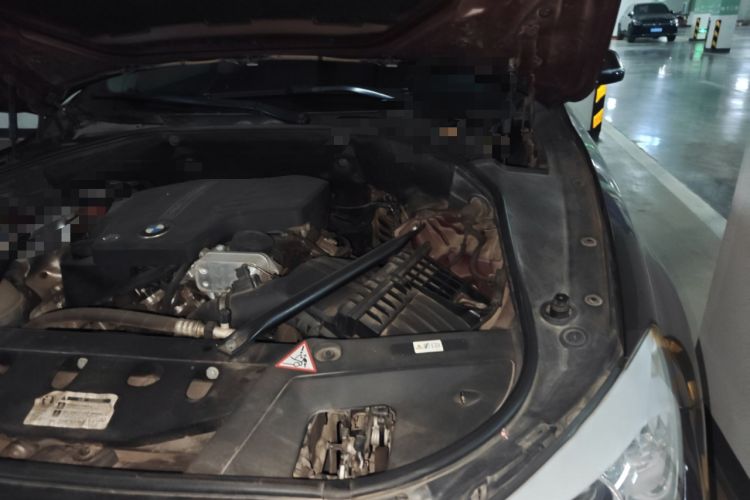 Used BMW 5 Series GT 2014 528i Luxury Edition Engine Bay Left