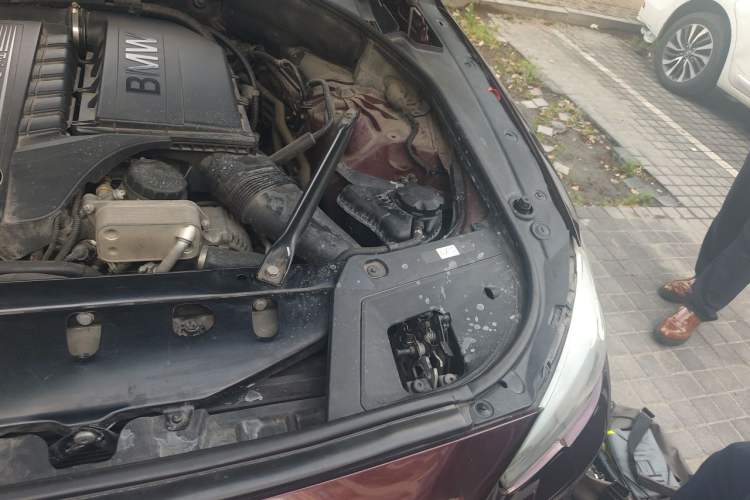 Used BMW 5 Series GT 2014 535i Leading Model Engine Bay Left