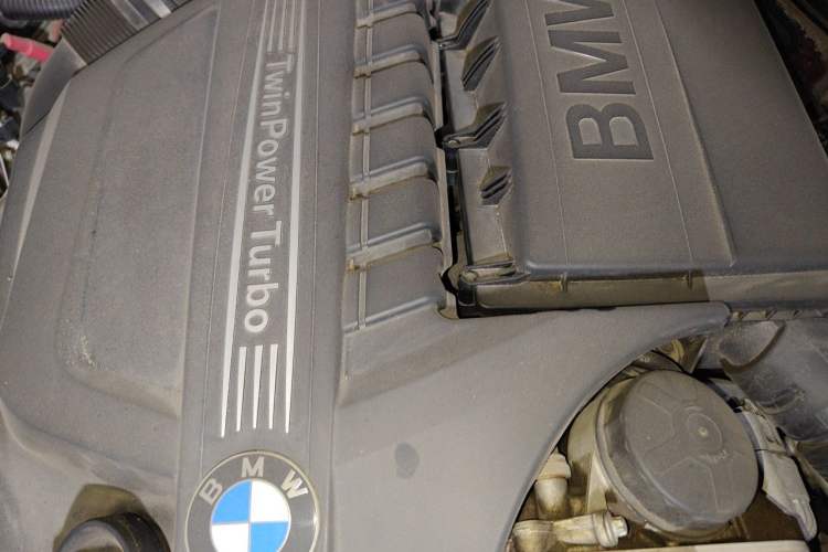 Used BMW 5 Series GT 2014 535i Leading Model Engine Bay