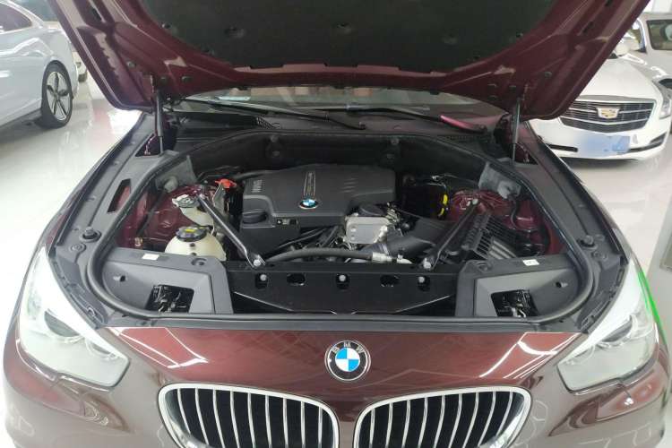 Used BMW 5 Series GT 2014 528i Leading Model Engine Bay