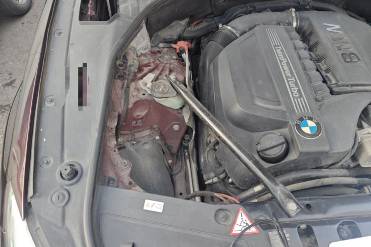 Used BMW 5 Series GT 2014 535i Leading Model Engine Bay Right
