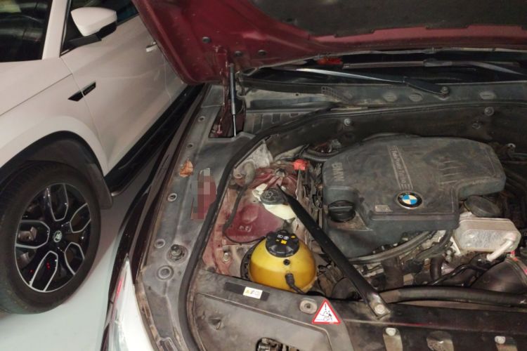 Used BMW 5 Series GT 2014 528i Luxury Edition Engine Bay Right