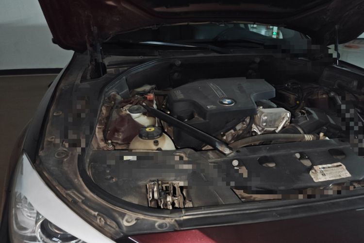Used BMW 5 Series GT 2014 528i Luxury Edition Engine Bay Right