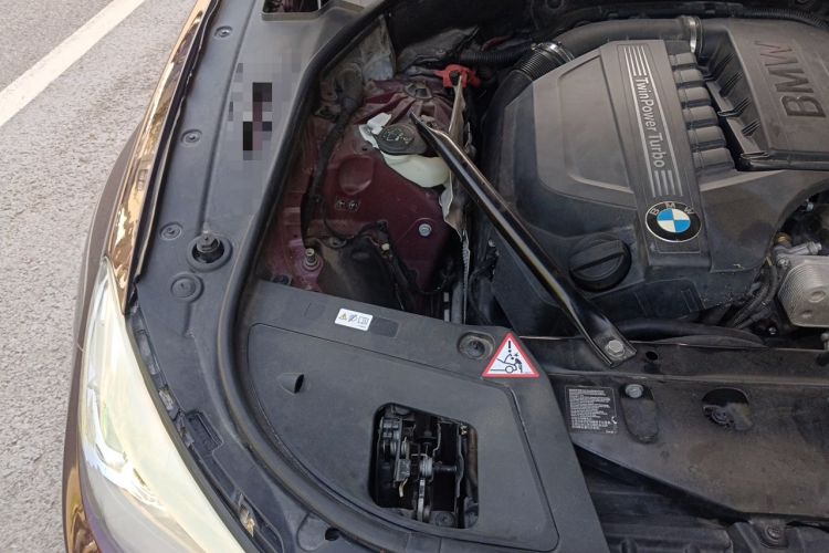 Used BMW 5 Series GT 2014 535i Leading Model Engine Bay Right