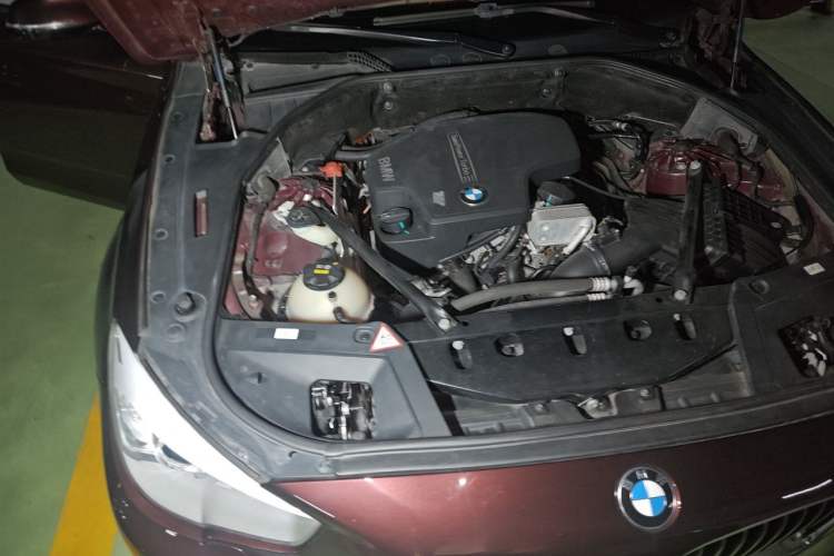 Used BMW 5 Series GT 2014 528i Leading Model Engine Bay Right