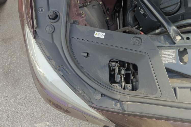 Used BMW 5 Series GT 2014 535i xDrive Engine Bay Right