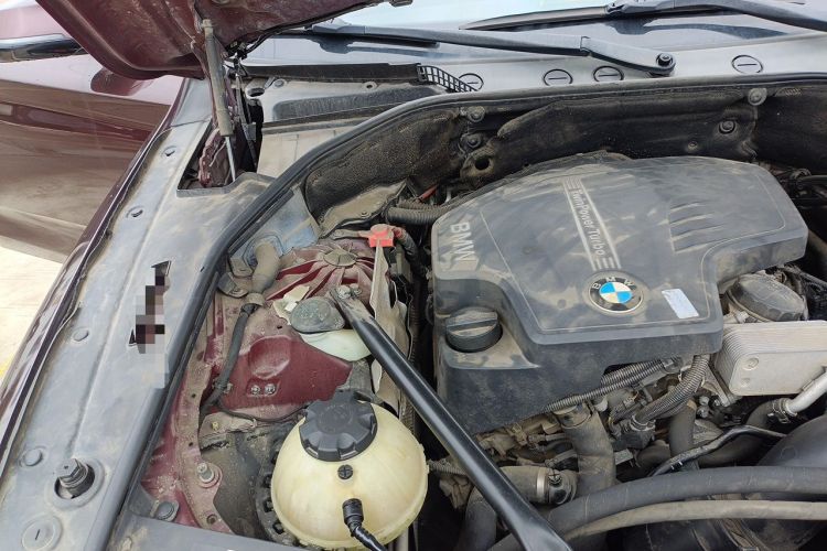 Used BMW 5 Series GT 2014 528i Leading Model Engine Bay Right